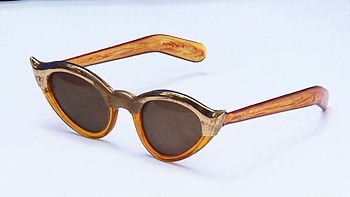 �t���[�_�E�J�[���̈�i6�b�h�L�������^���[�f��w�t���[�_�E�J�[���̈�i�bLegacy of FRIDA KAHLO�x�ēE�B�e�F���J���T�b���L�V�R�Ńt���[�_�E�J�[���̈�i�ɒ��ڂ����ʐ^�ƁE�Γ��s�̎p�ɔ���